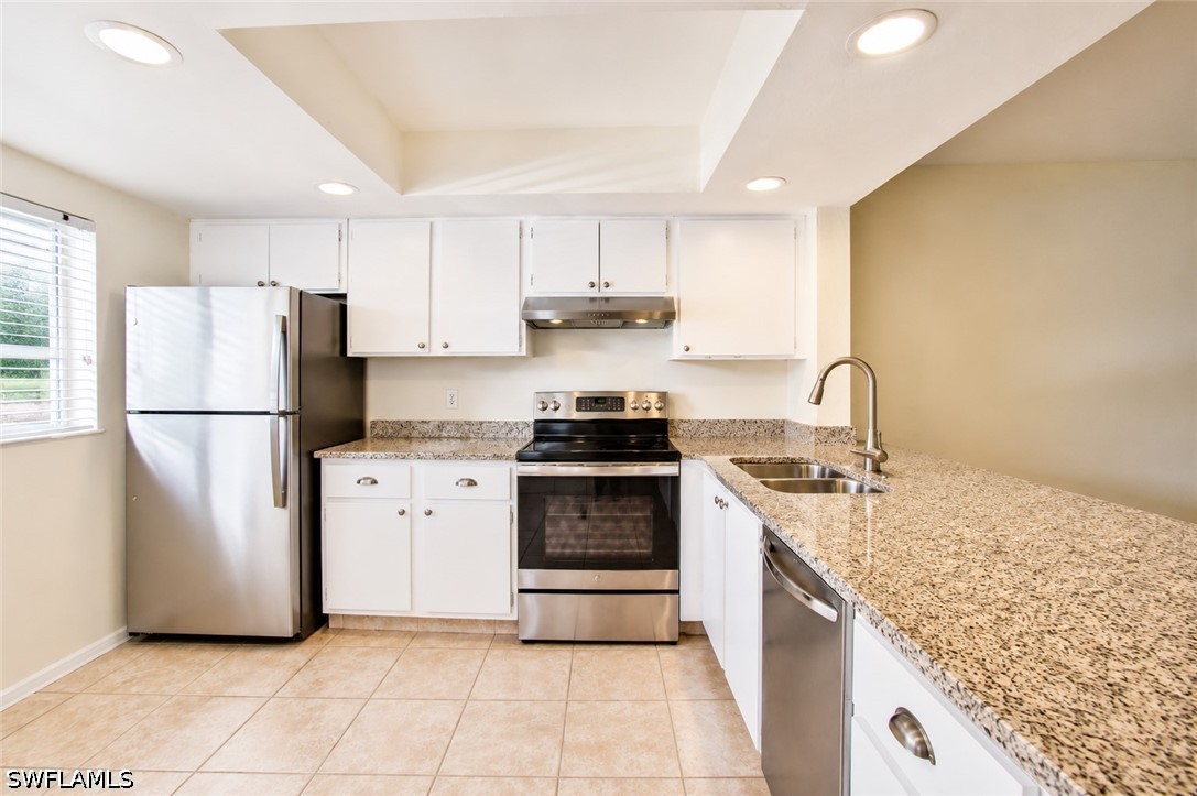 2 Bed Condominium for Sale in Naples Trace, FL, $269,000 — photo 4