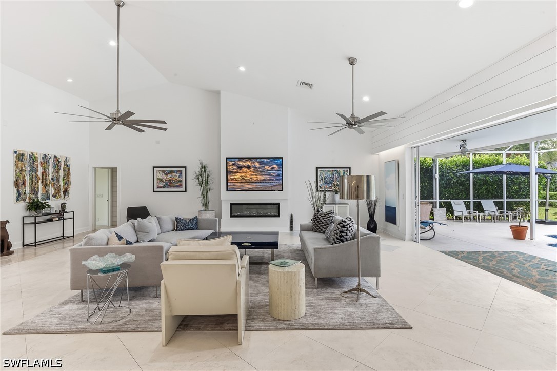 3 Bed Pool Home for Sale in Naples, photo 4
