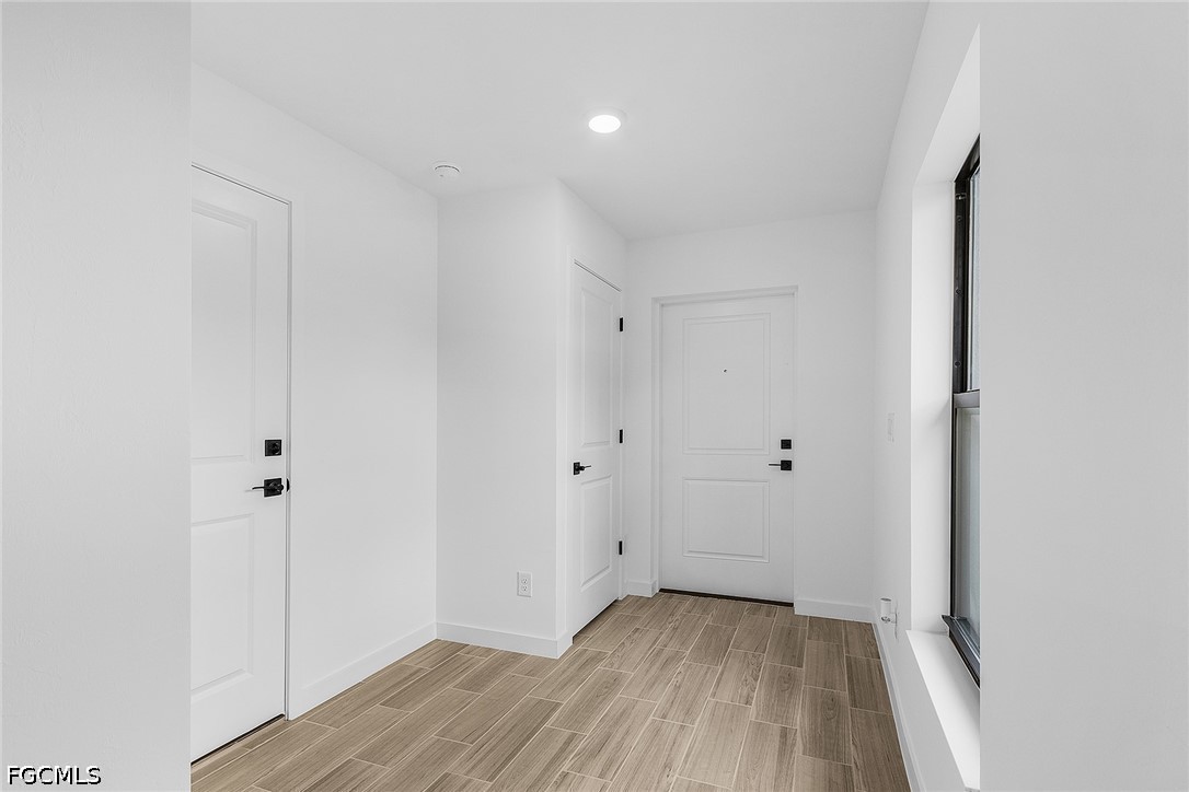 3 Bed SingleFamilyResidence for Sale in Mirror Lakes, FL — photo 4
