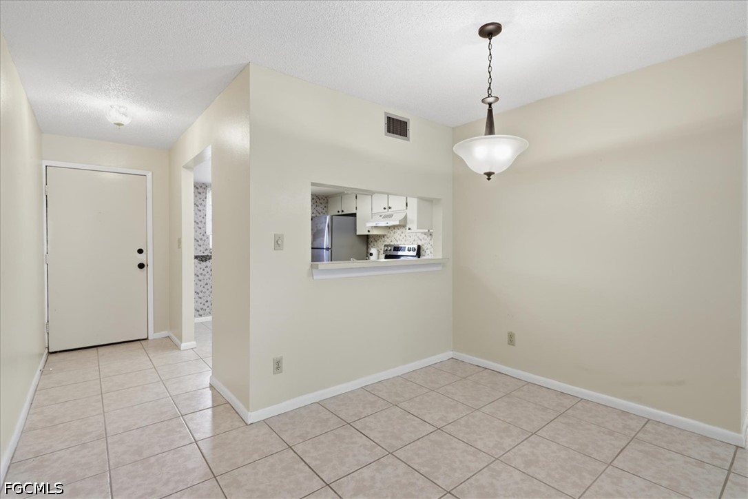 2 Bed Condominium for Sale in Fort Myers, photo 4