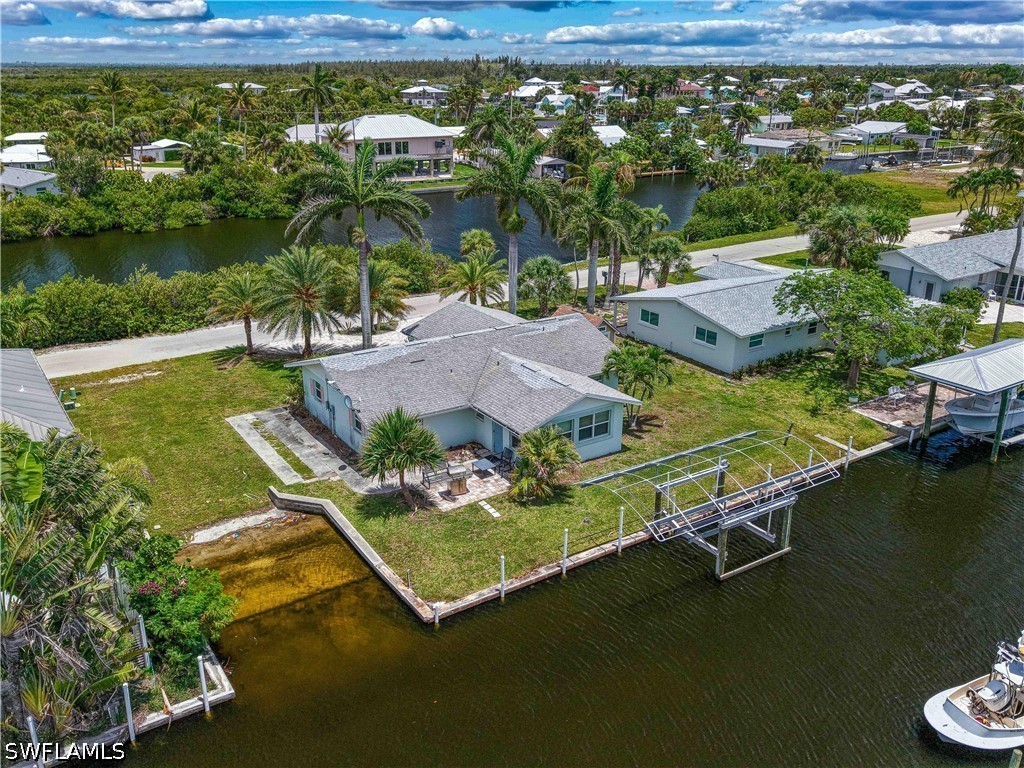 2 Bed Waterfront Home for Sale in Bokeelia, photo 4