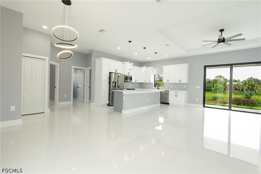 3 Bed SingleFamilyResidence for Sale in Lehigh Acres, photo 4