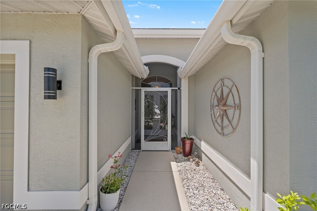 3 Bed Pool Home for Sale in Fort Myers, photo 4