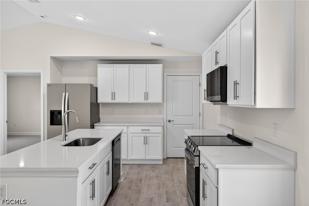 3 Bed SingleFamilyResidence for Sale in Cape Coral, photo 4