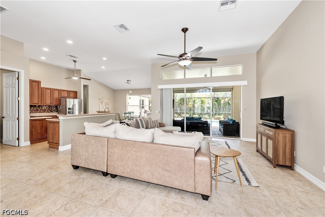4 Bed Pool Home for Sale in Cape Coral, photo 4