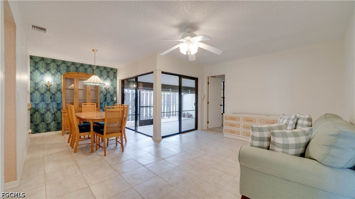 2 Bed Attached for Sale in Cape Coral, photo 4
