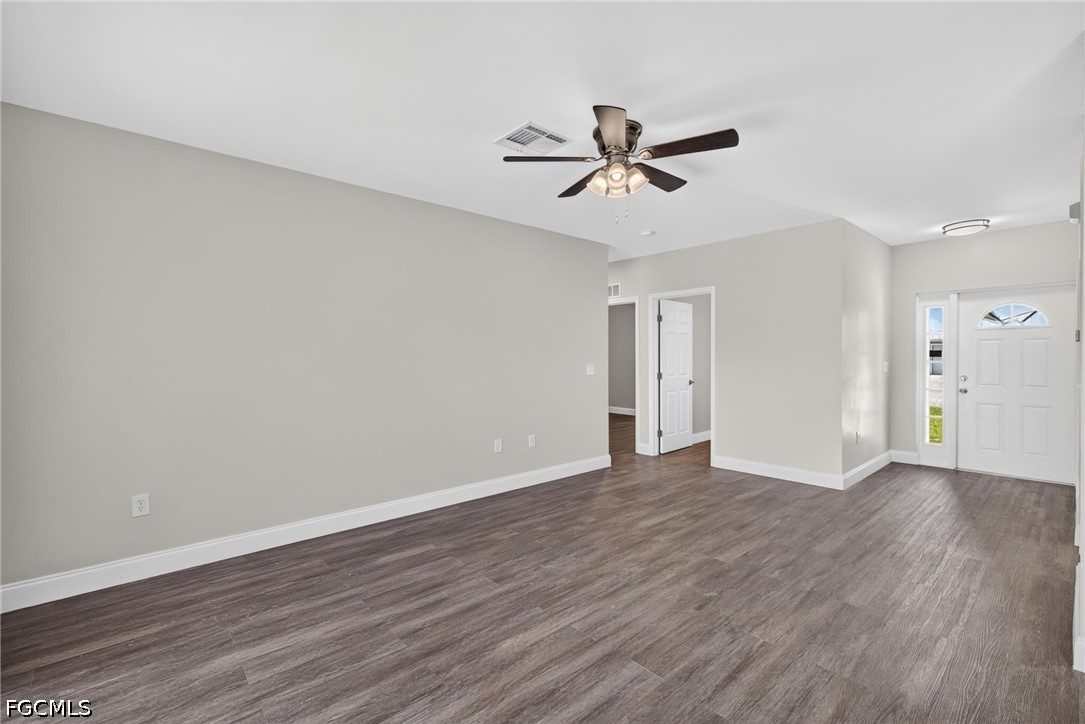 3 Bed SingleFamilyResidence for Sale in Lehigh Acres, photo 4