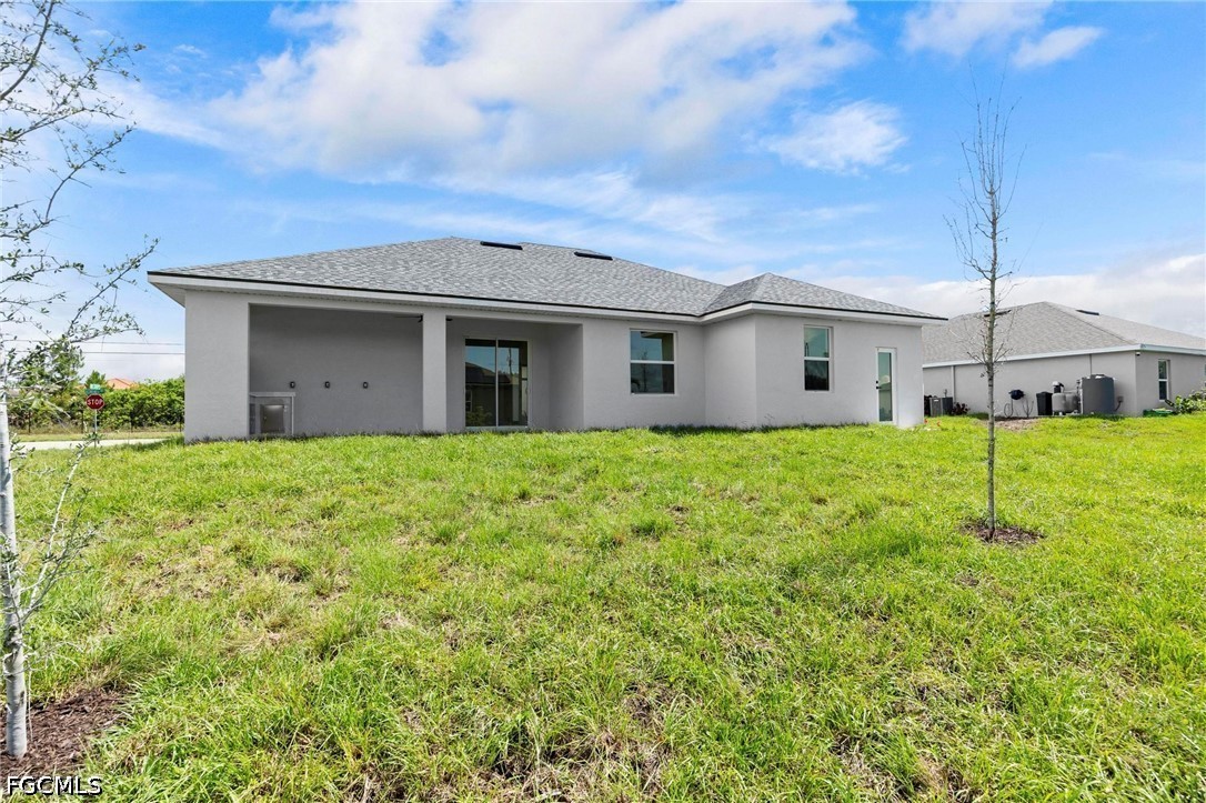 3 Bed SingleFamilyResidence for Sale in Cape Coral, FL — photo 4