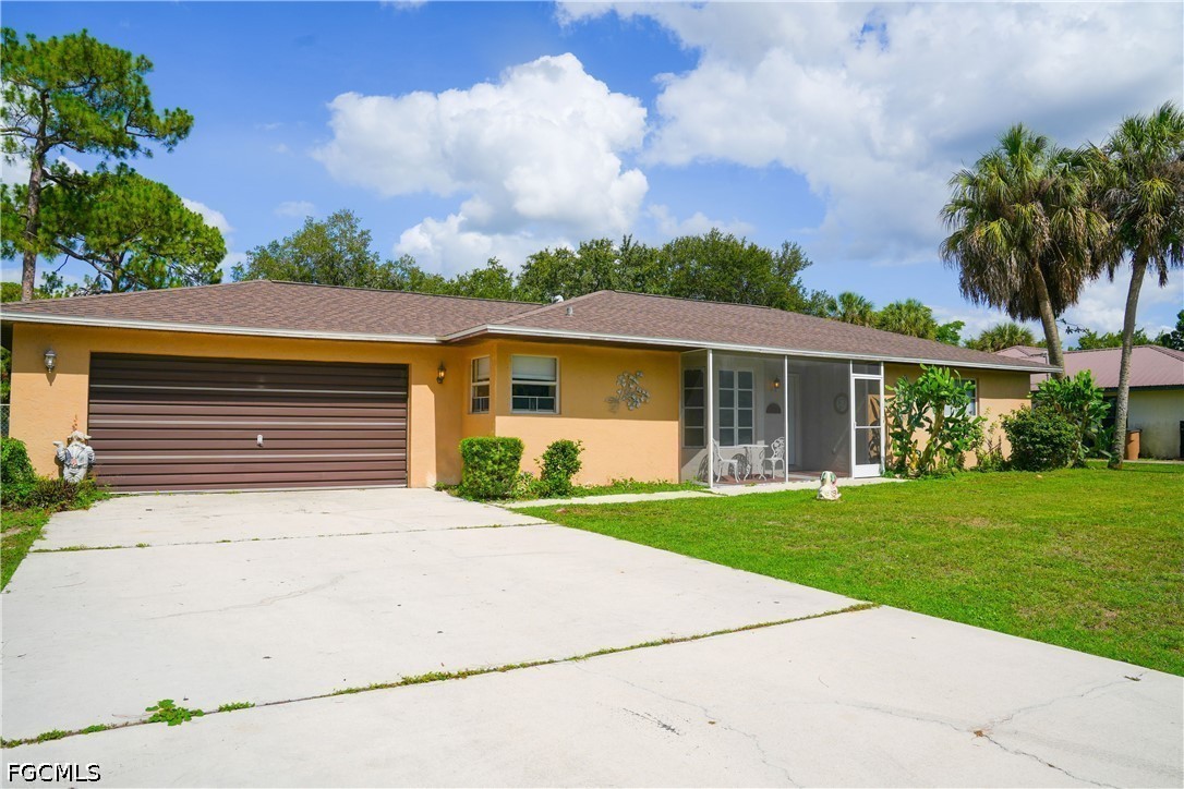 2 Bed SingleFamilyResidence for Sale in Lehigh Acres, photo 4