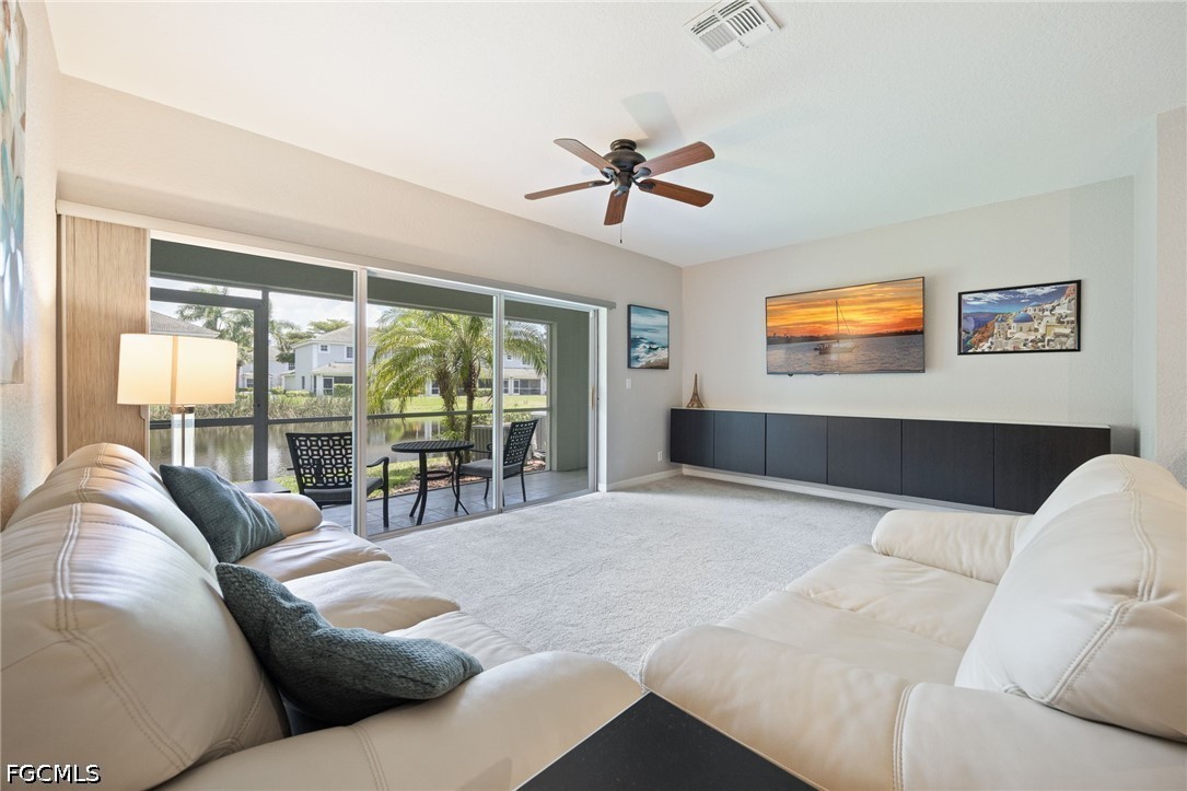 2 Bed Waterfront Home for Sale in Fort Myers, photo 4