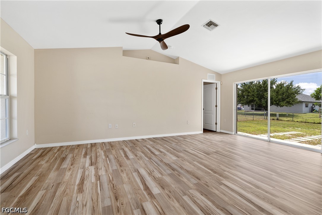 3 Bed SingleFamilyResidence for Sale in Cape Coral, FL — photo 4