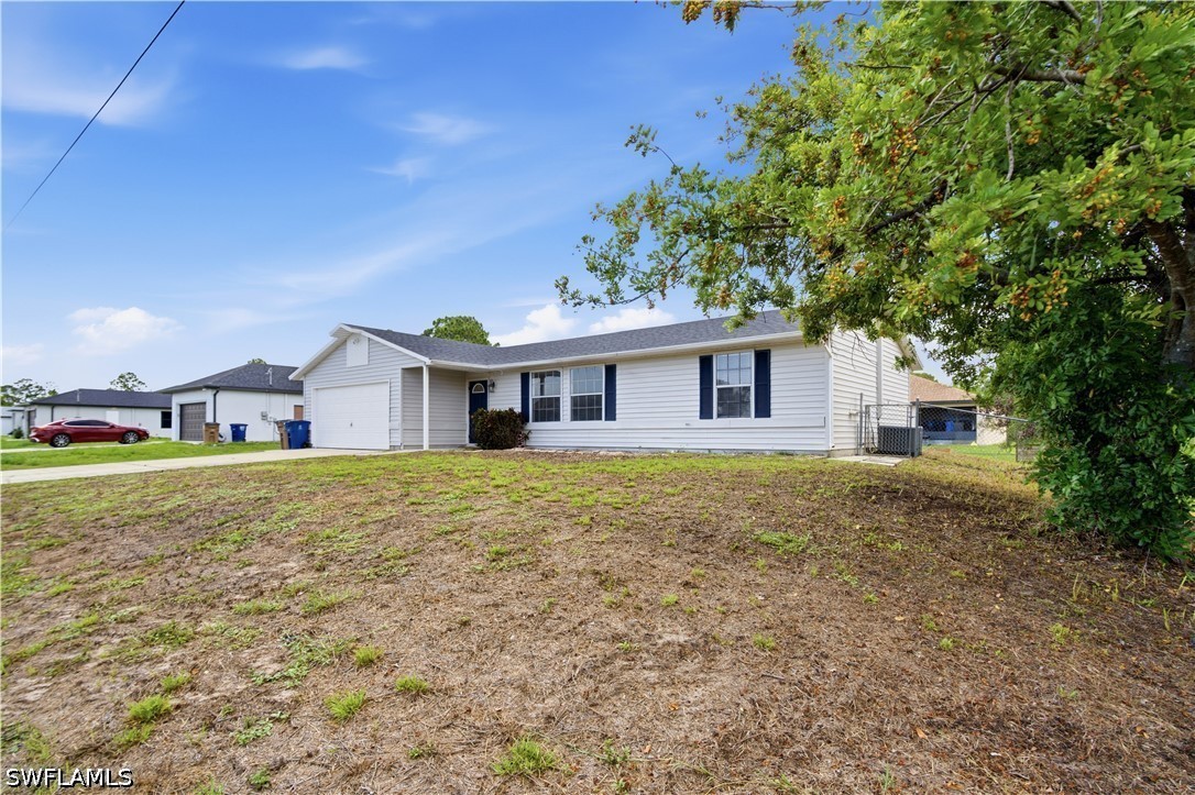 3 Bed SingleFamilyResidence for Sale in Lehigh Acres, photo 4