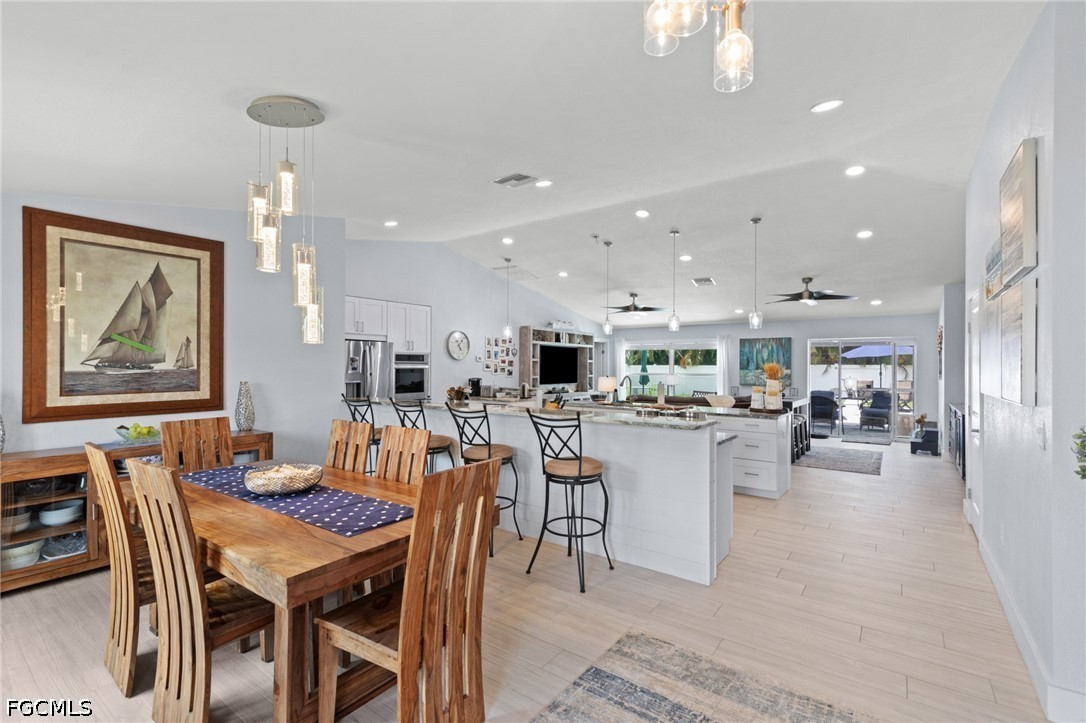 3 Bed Pool Home for Sale in Cape Coral, photo 4
