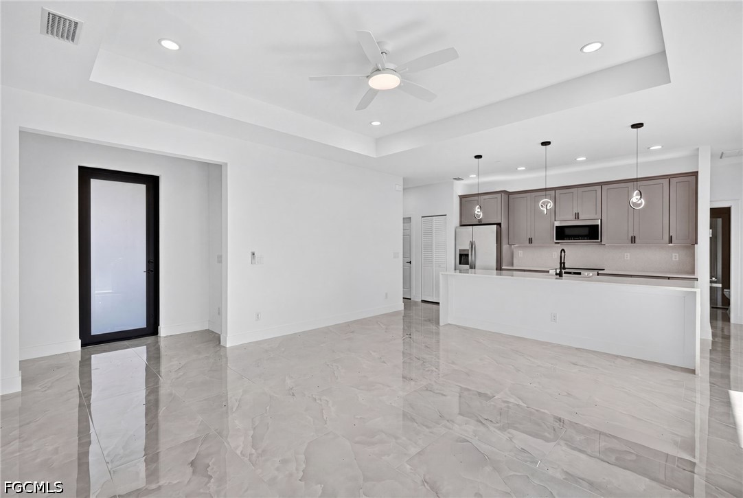 4 Bed SingleFamilyResidence for Sale in Lehigh Acres, photo 4