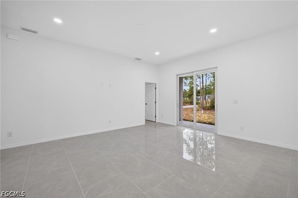 3 Bed SingleFamilyResidence for Sale in Lehigh Acres, FL — photo 4