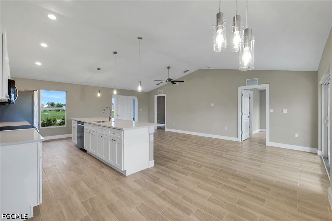 4 Bed SingleFamilyResidence for Sale in Cape Coral, photo 4
