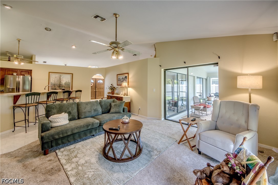 3 Bed SingleFamilyResidence for Sale in Cape Coral, photo 4