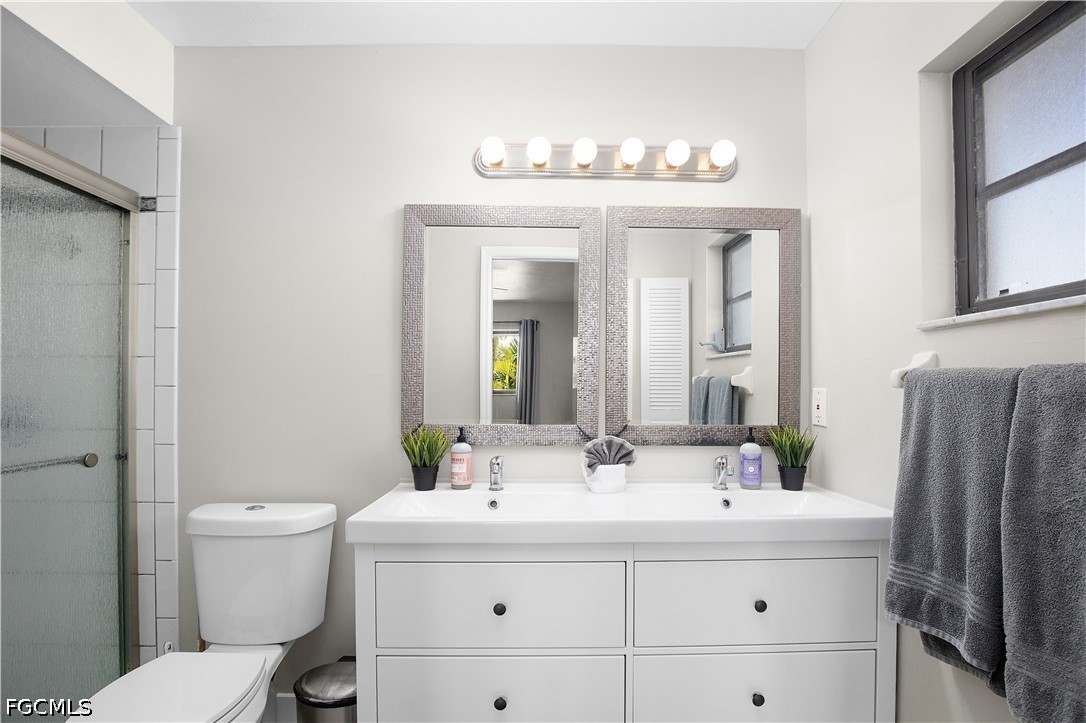 3 Bed Pool Home for Sale in Cape Coral, photo 4