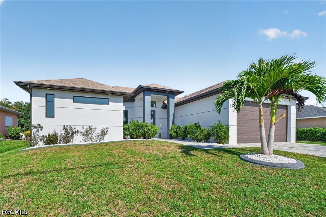 3 Bed Pool Home for Sale in Cape Coral, photo 4