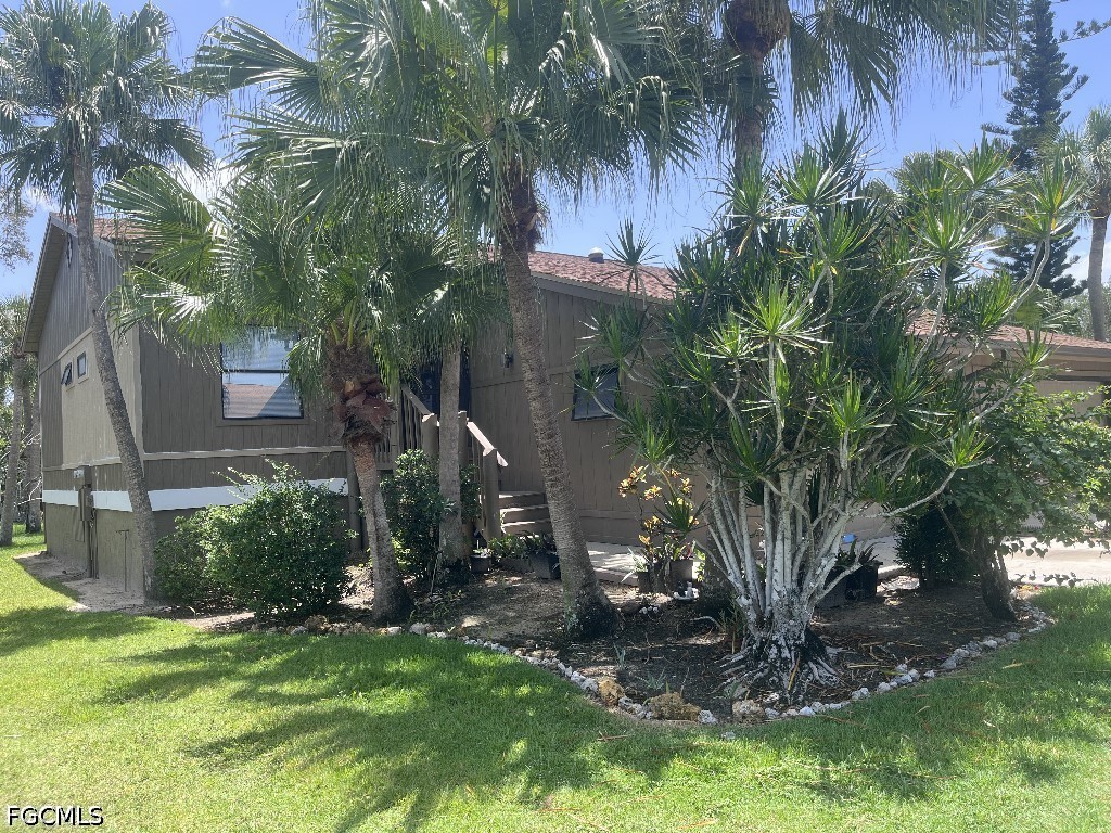 2 Bed Duplex for Sale in Island Park Village, FL, $125,000 — photo 4