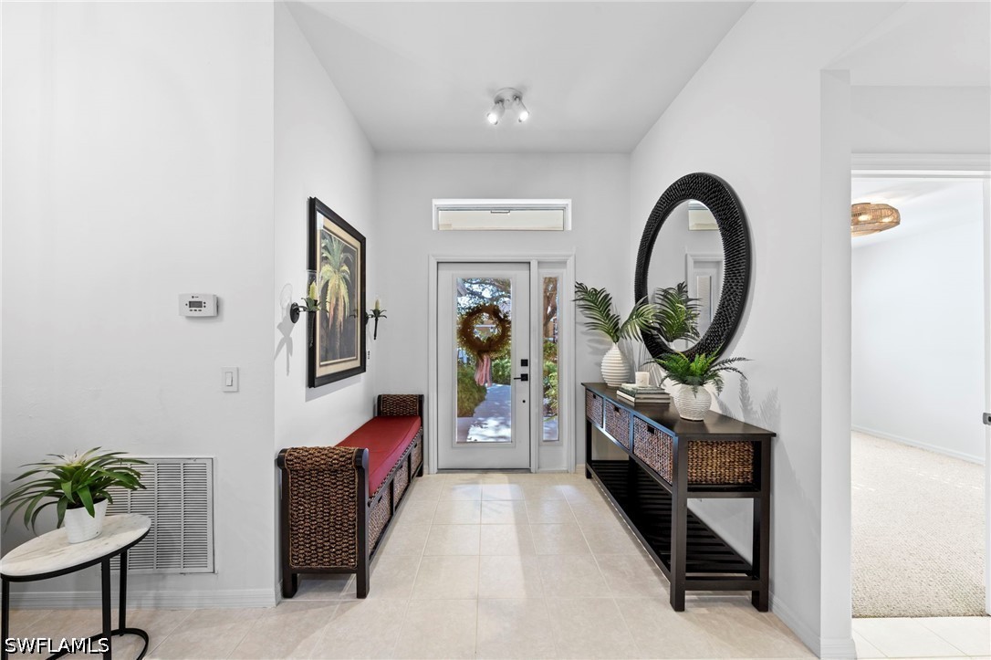 3 Bed Pool Home for Sale in Fort Myers, photo 4