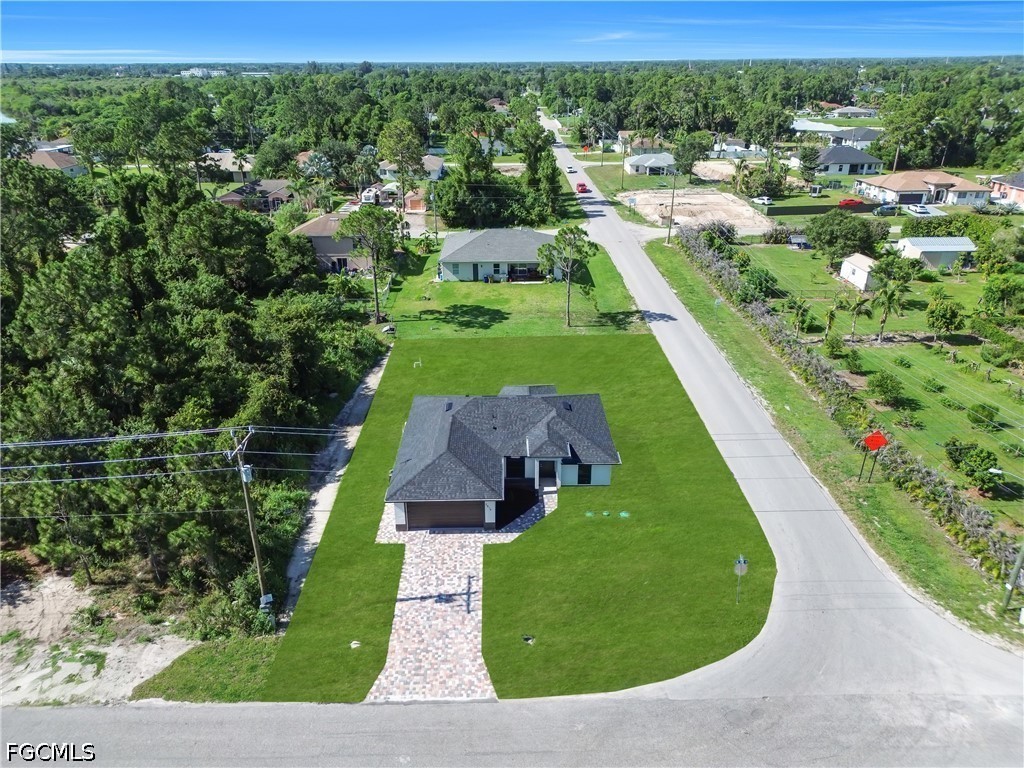 3 Bed SingleFamilyResidence for Sale in Lehigh Acres, photo 4