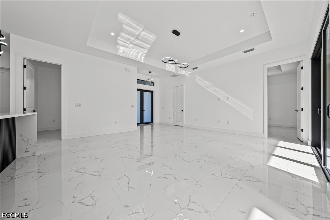 3 Bed SingleFamilyResidence for Sale in Lehigh Acres, photo 4