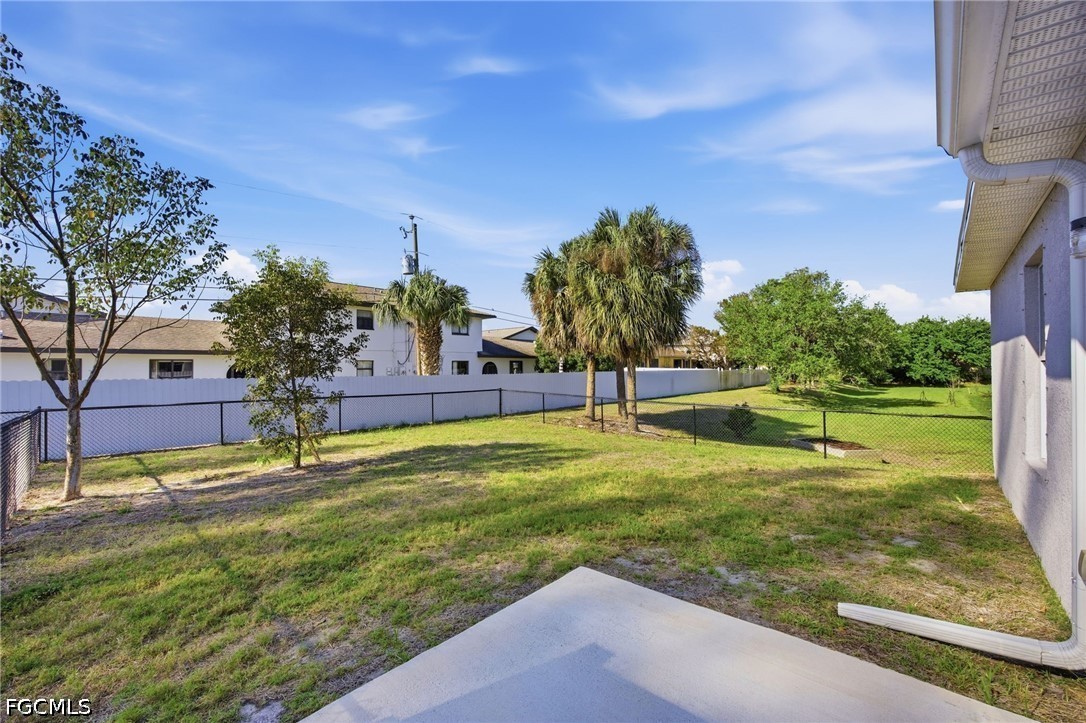 3 Bed Duplex for Sale in Cape Coral, photo 4