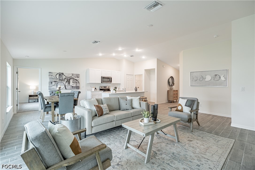 4 Bed SingleFamilyResidence for Sale in Lehigh Acres, FL — photo 4