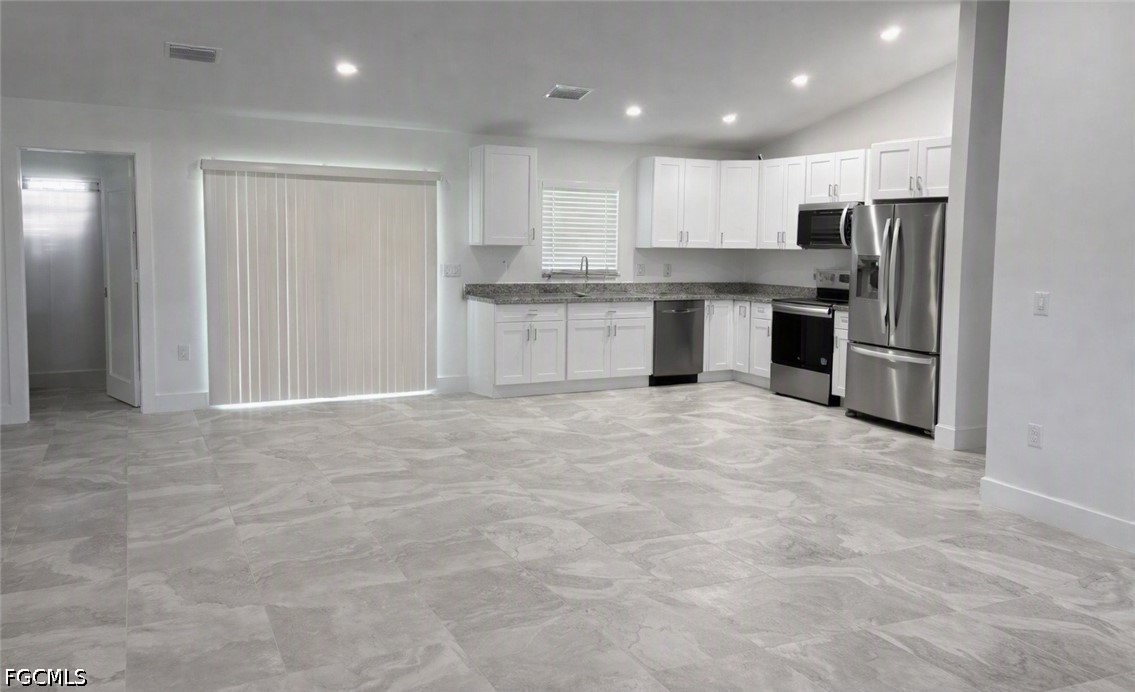 4 Bed SingleFamilyResidence for Sale in Cape Coral, photo 4