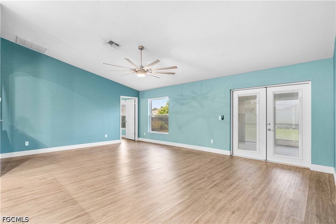 3 Bed SingleFamilyResidence for Sale in Cape Coral, FL — photo 4