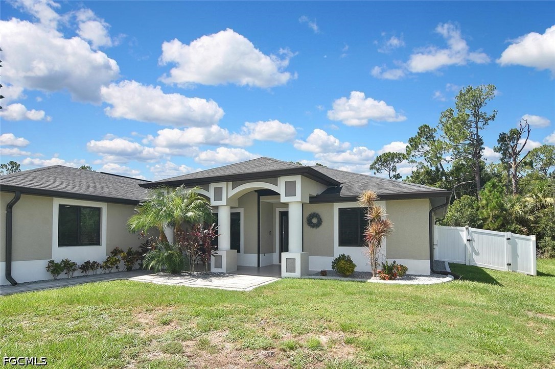 3 Bed Pool Home for Sale in Port Charlotte, photo 4