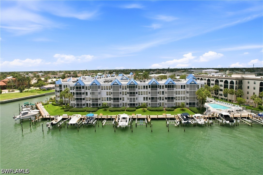 2 Bed Pool Home for Sale in Marco Island, photo 4