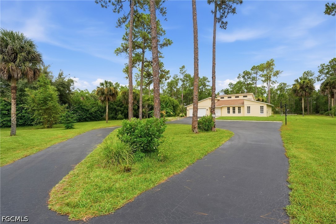 3 Bed SingleFamilyResidence for Sale in Naples, FL, $549,900 — photo 4