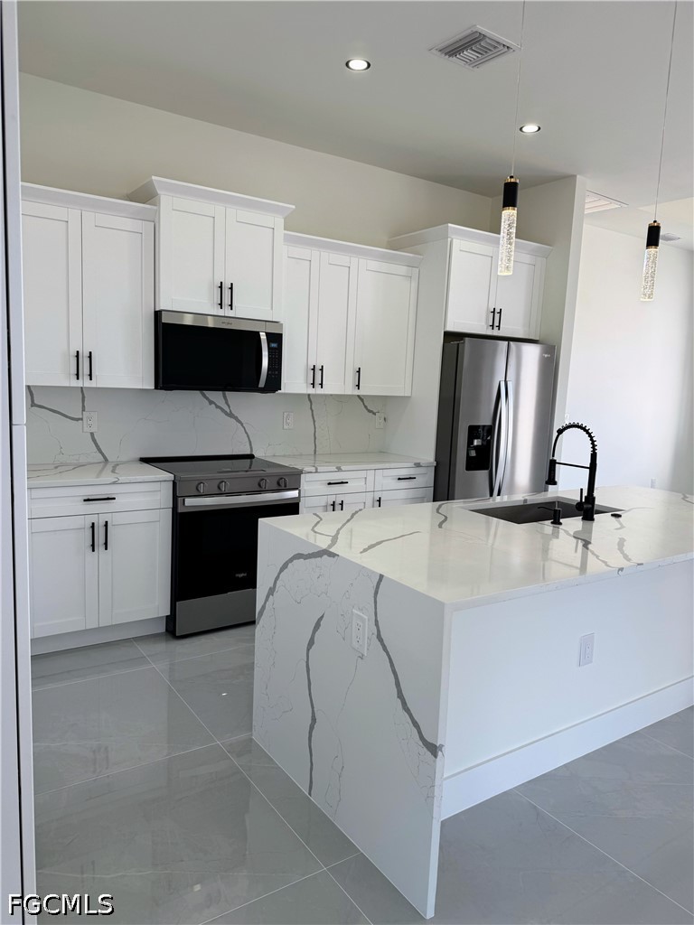 3 Bed SingleFamilyResidence for Sale in Lehigh Acres, FL — photo 4