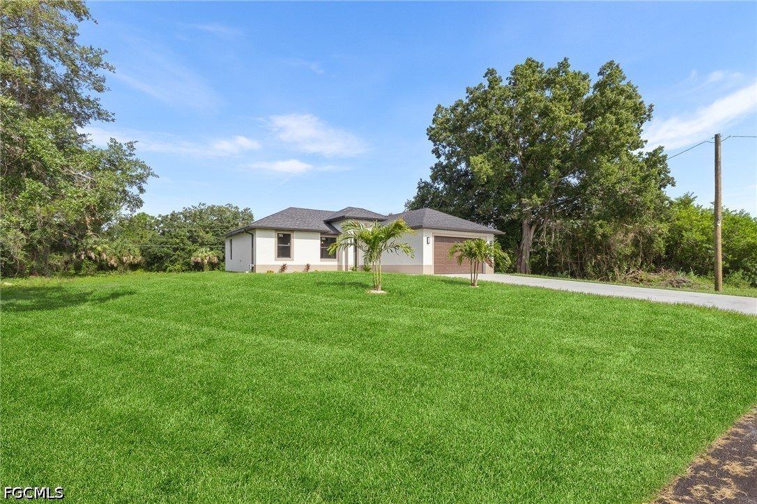3 Bed SingleFamilyResidence for Sale in Lehigh Acres, FL — photo 4
