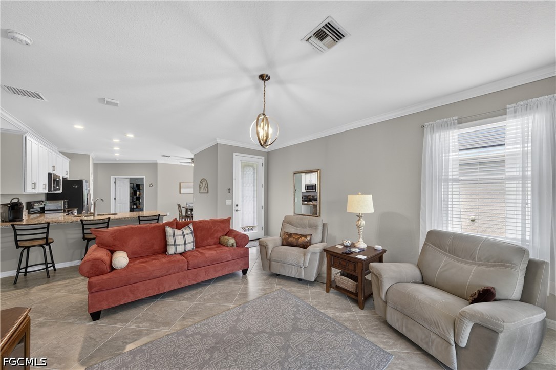 3 Bed SingleFamilyResidence for Sale in Castalina, FL — photo 4