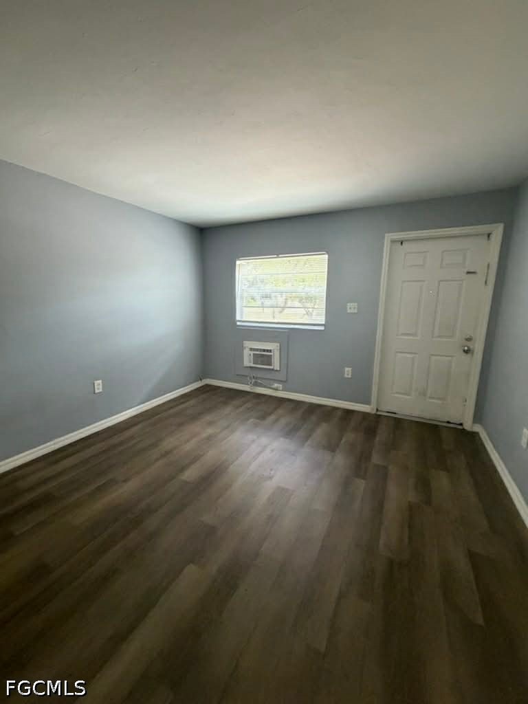 2 Bed Quadruplex for Sale in Fort Myers, FL, $1,100 — photo 4