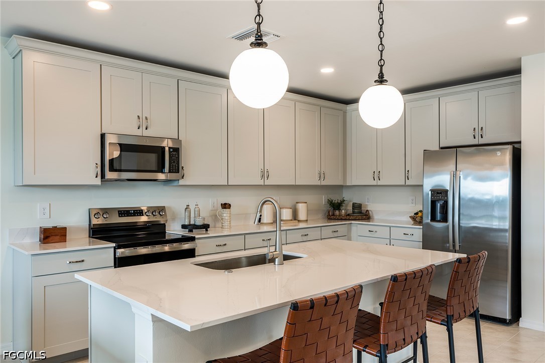 5 Bed SingleFamilyResidence for Sale in Whispering Lakes, FL — photo 4