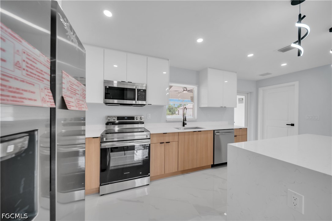 3 Bed SingleFamilyResidence for Sale in Lehigh Acres, FL — photo 4