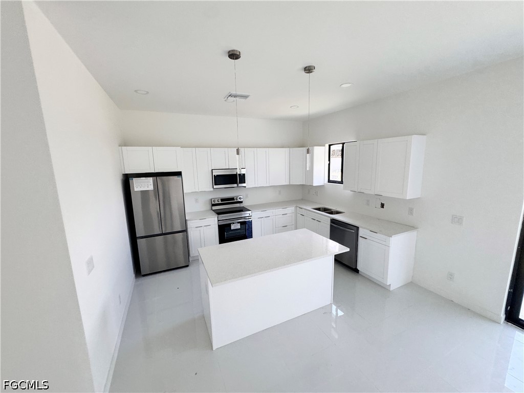 4 Bed SingleFamilyResidence for Sale in Cape Coral, FL — photo 4