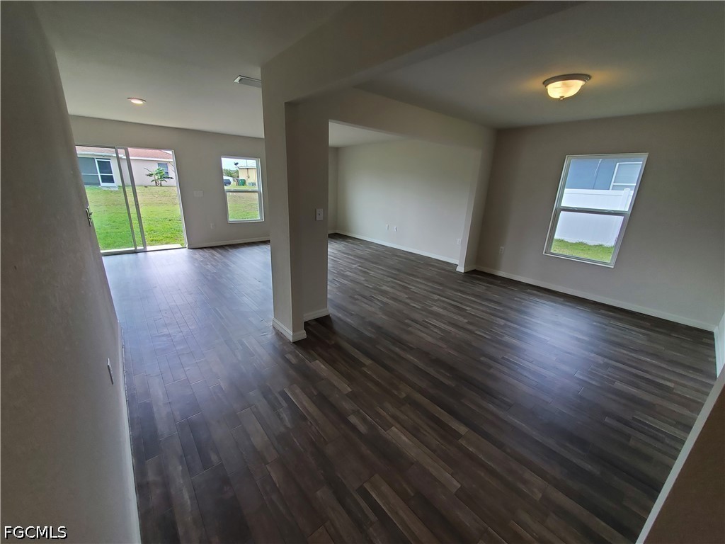 4 Bed SingleFamilyResidence for Sale in Cape Coral, FL — photo 4