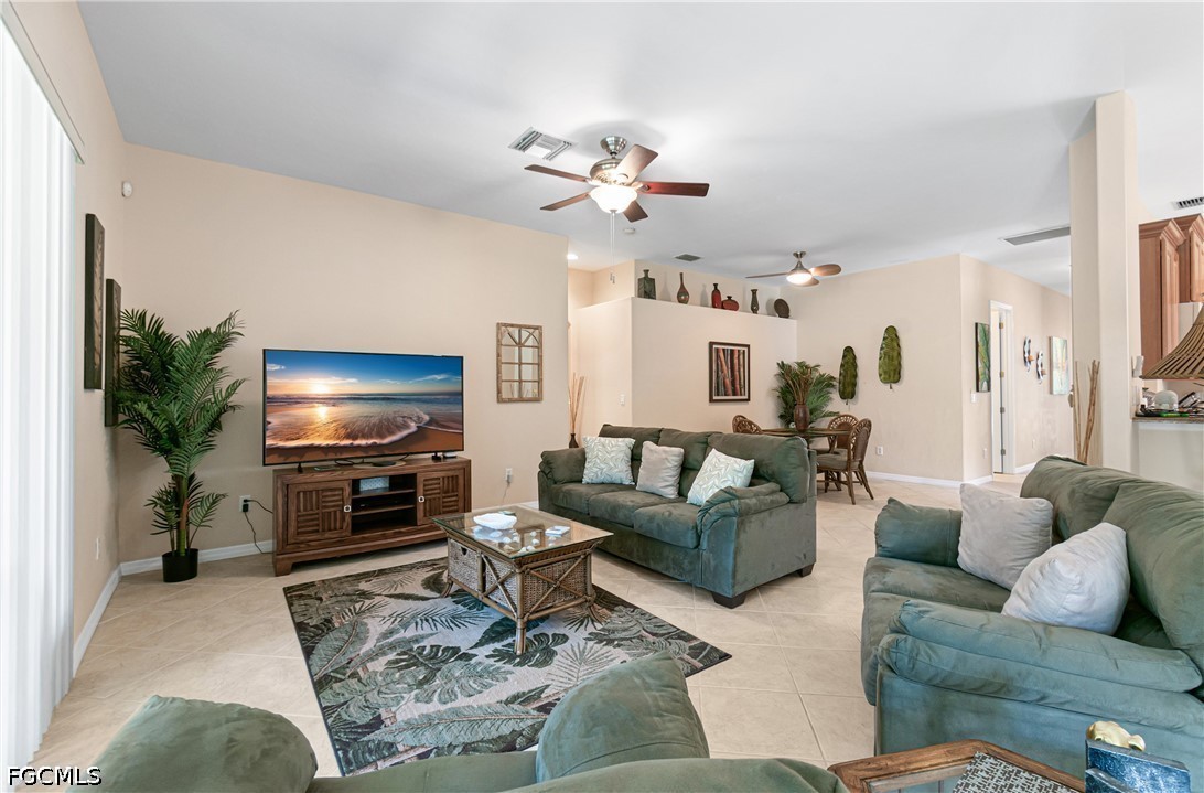2 Bed SingleFamilyResidence for Sale in Stoneybrook, FL — photo 4