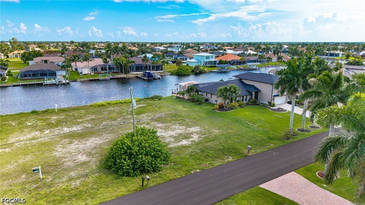 Waterfront Home for Sale in Cape Coral, FL, $239,900 — photo 4