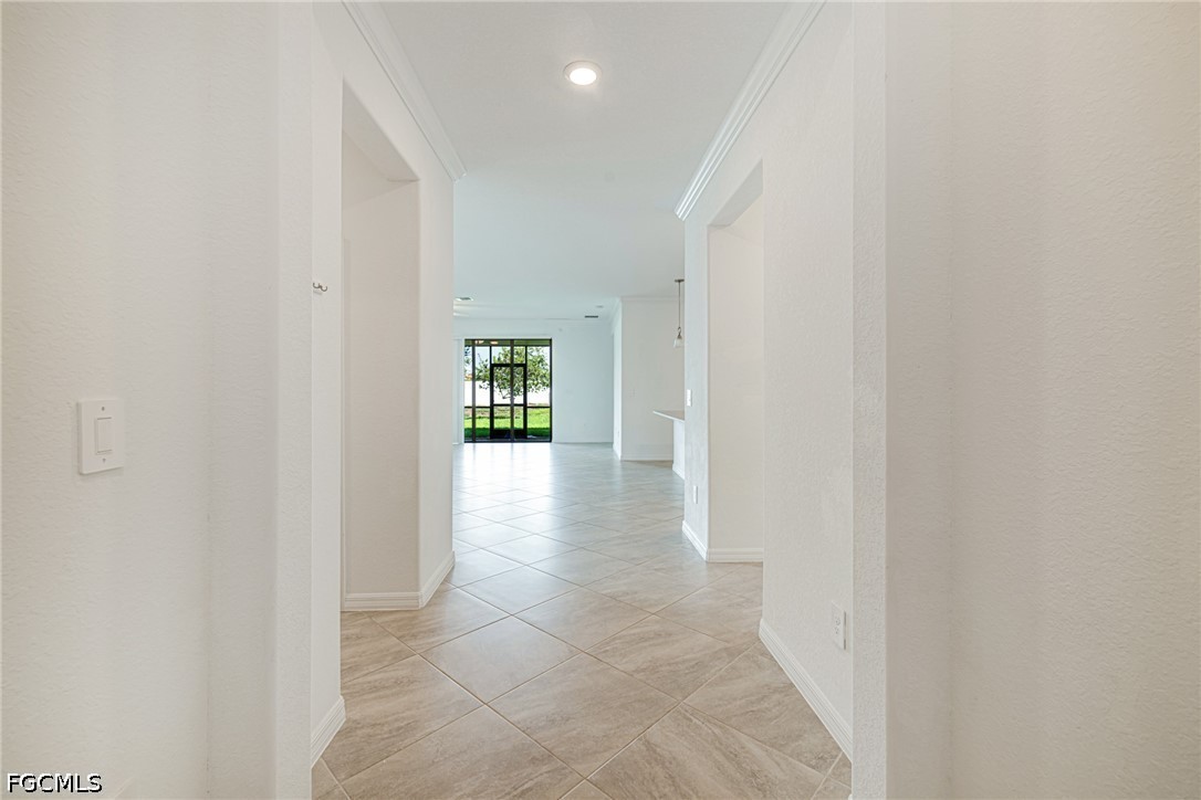 3 Bed SingleFamilyResidence for Sale in Portico, FL — photo 4