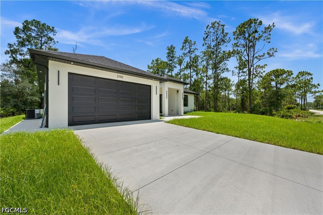 3 Bed SingleFamilyResidence for Sale in Lehigh Acres, FL — photo 4