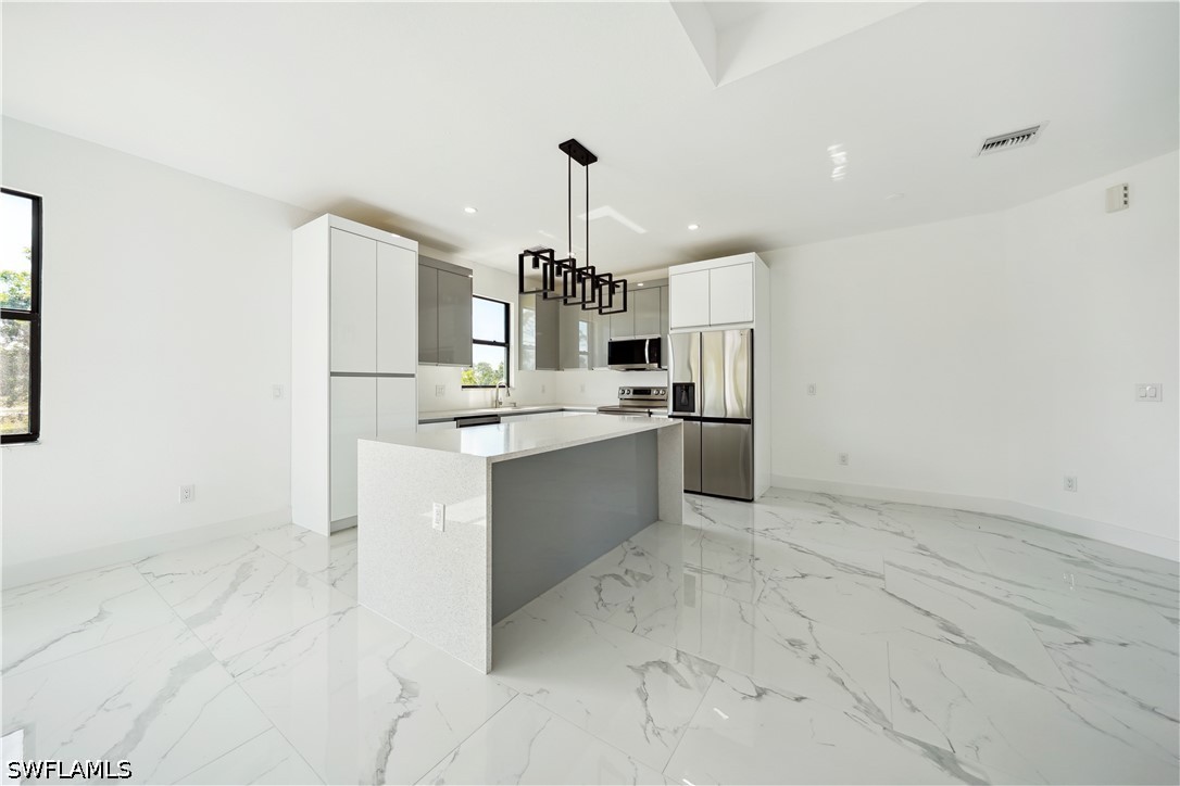 3 Bed SingleFamilyResidence for Sale in Cape Coral, FL — photo 4