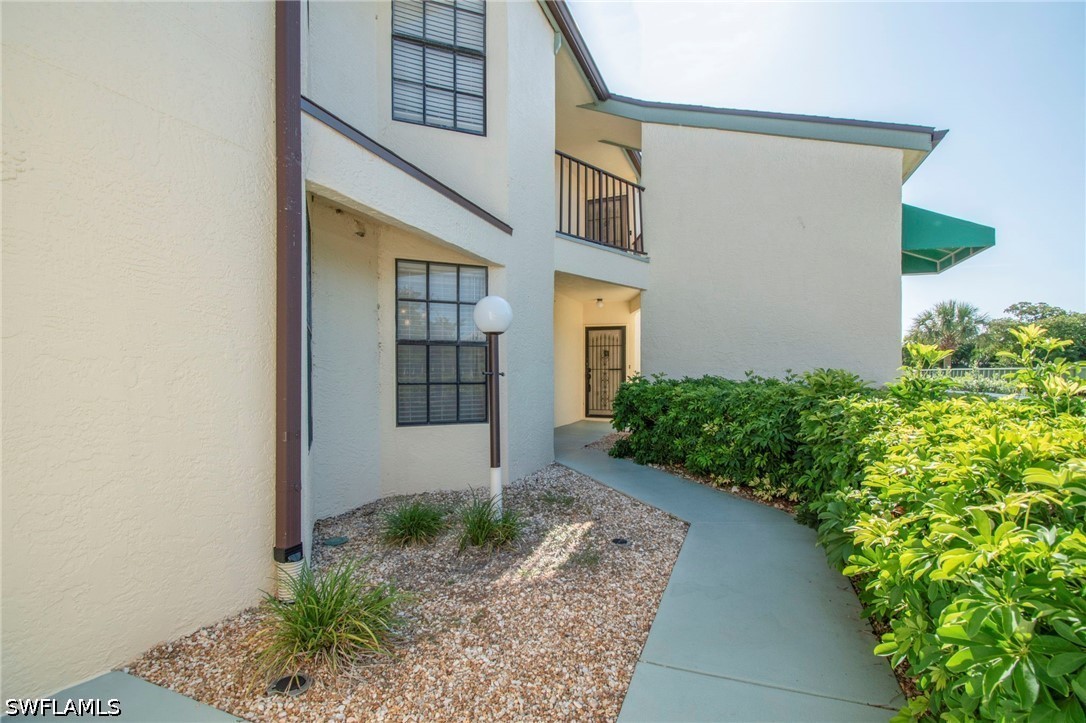 2 Bed Waterfront Home for Sale in Fort Myers, photo 4
