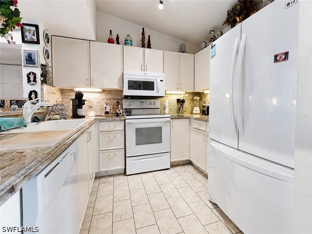 3 Bed Waterfront Home for Sale in Naples, FL, $2,450 — photo 4