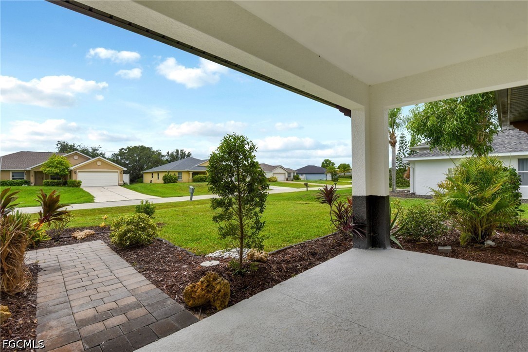 3 Bed SingleFamilyResidence for Sale in Cape Coral, FL — photo 4